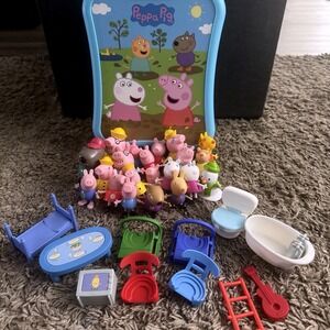32 Piece Lot Peppa Pig's Carry Along Friends Figure Carrying Case